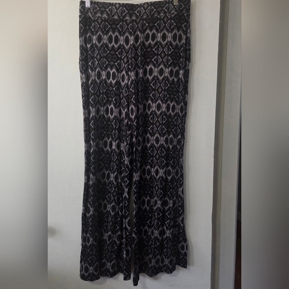 Mossimo Supply Co. Black and Gray Geometric Wide Leg Pants